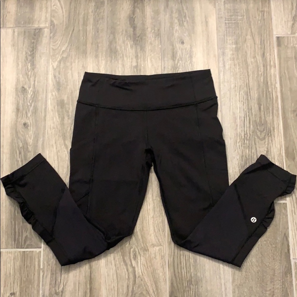 Lululemon cropped legging, size 6, black